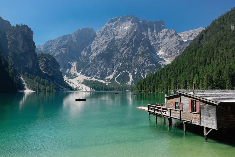 Tranquil Lakeside Cabin